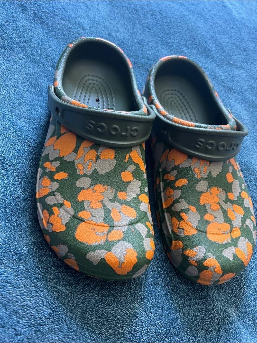 CROCS Kids' Green Clogs with Orange and Gray Camouflage Print